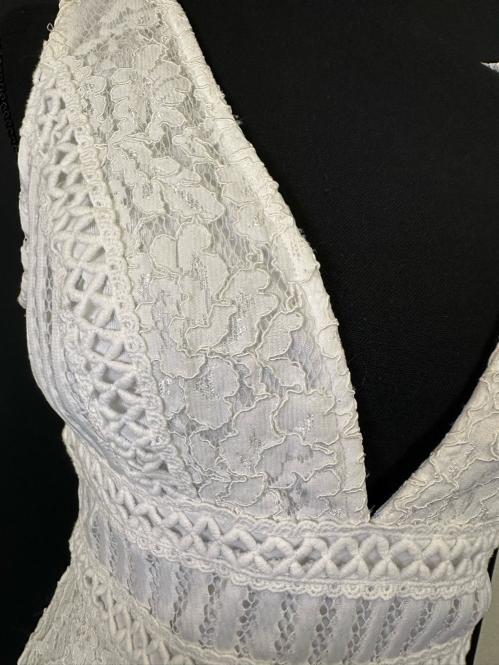 #171- Forever 21 White Lace V-Neck Bodycon Dress - Picture 5 of 9